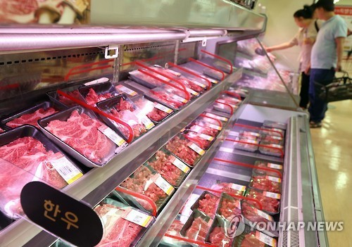 Hanwoo beef is displayed at a local supermarket. (Yonhap)