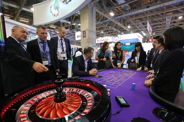 G2E Asia participants look around the event venue inside the Venetian Hotel in Macau on May 17. (G2E Asia)