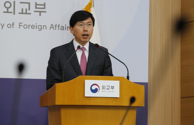 Foreign Ministry spokesperson Cho June-hyuck speaks at a news briefing Thursday in Seoul. (Yonhap)