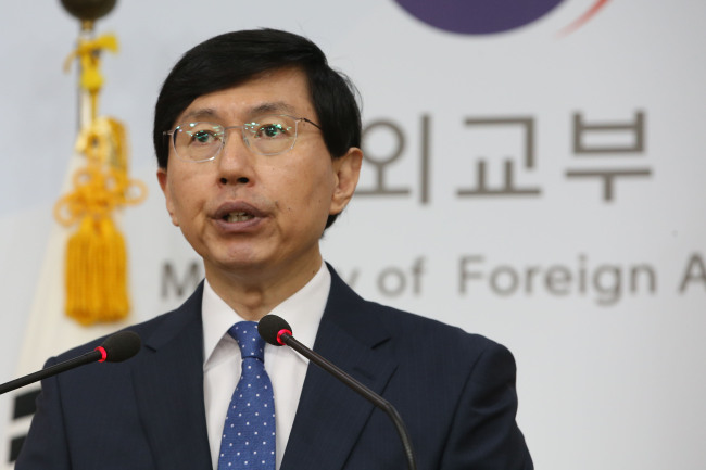 South Korean Foreign Ministry spokesman Cho June-hyuck speaks during a press conference at the ministry in Seoul on July 7, 2016.(Yonhap)