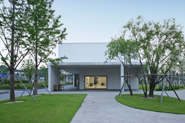 The gallery at AmorePacific‘s Beauty Campus in Osan, Gyeonggi Province. (AmorePacific)