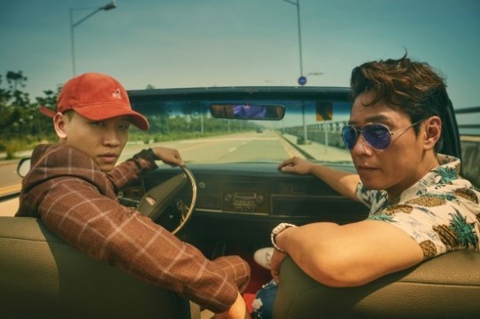 Rapper Gaeko (left) and singer-songwriter Yoon Jong-shin (Mystic Entertainment)