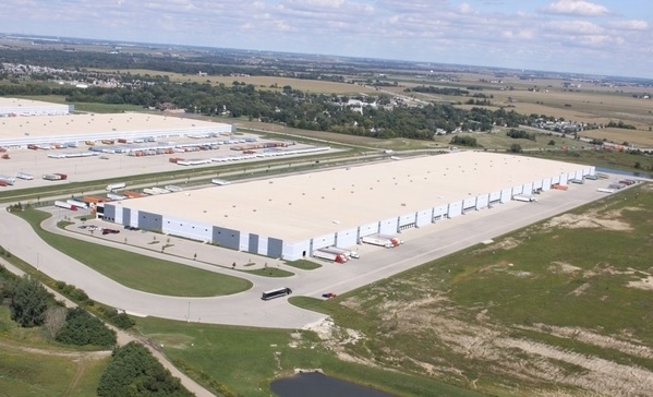 Samsung leased space in this 36,000 square-meter building in the CenterPoint Intermodal Center in Joliet and Elwood, Illinois. 