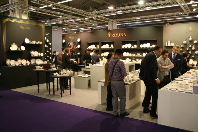 Prouna‘s exhibition at the 2016 Frankfurt Ambiente, a global consumer goods trade fair. (Hankook Chinaware)