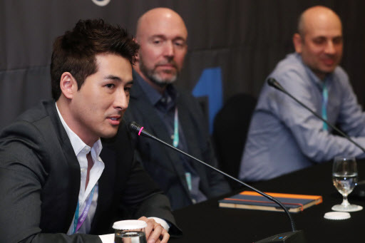 From left: Actor-producer Sean Richard Dulake and producers Gene Klein and Michael Ellenberg speak to reporters at a press conference at the InterContinental Seoul Coex on Wednesday. (Yonhap)