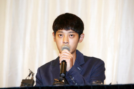 Singer-songwriter and TV personality Jung Joon-young speaks at a press conference regarding his alledged sexual misconduct at Novotel Ambassador Gangnam in Seoul on Sunday. (Yonhap)