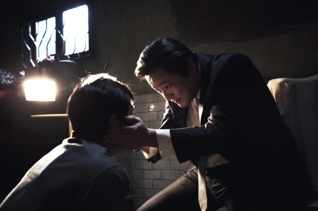 A still from the new crime film “Asura: The City of Madness” (CJ Entertainment)