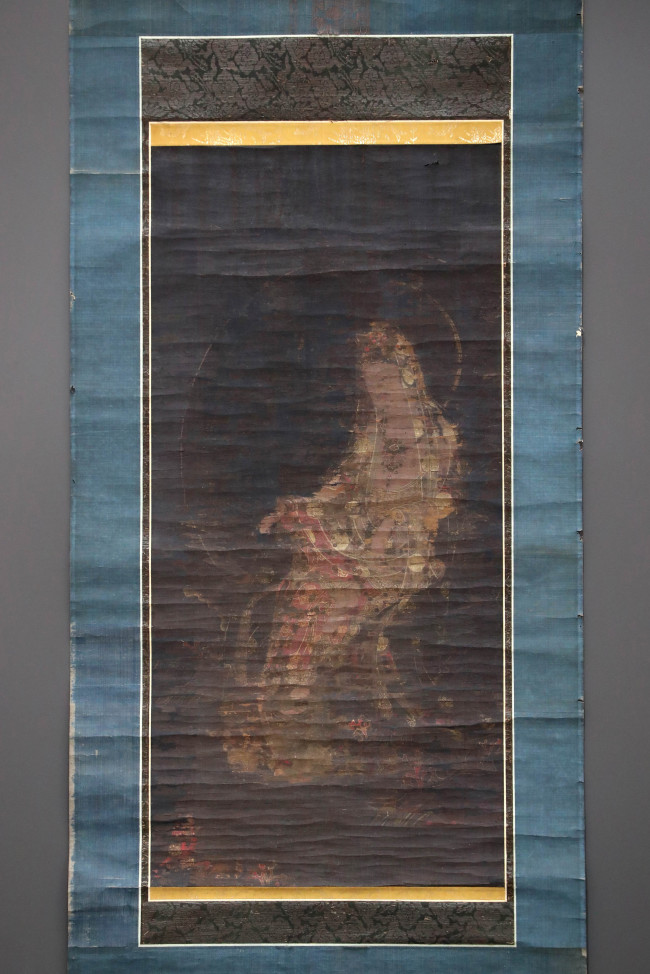 The Goryeo Buddhist painting “Water-Moon Avalokitesvara,” purchased and donated to the National Museum of Korea by Kolmar Korea Chairman Yoon Dong-han (Yonhap)