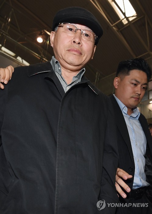 Han Seong-ryul, North Korea's ambassador to the United States, was seen in China's Beijing International Airport on Oct. 18 (Yonhap)