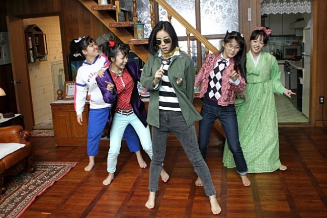 A still from director Kang Hyung-chul’s 2011 comedy film “Sunny” (CJ Entertainment)