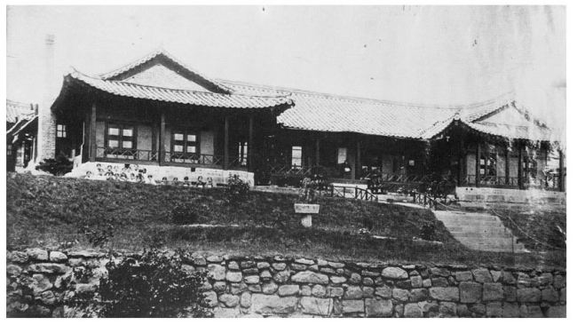 The early years of Ewha Academy (1891)