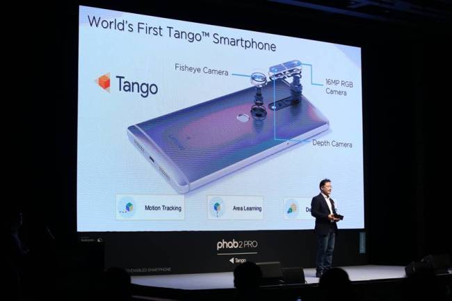 Lenovo Korea chief Kang Yong-nam speaks at the launch event of Phab 2 Pro in Seoul on Monday.