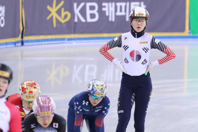 Shim Suk-hee(right) after Saturday's victory. (Yonhap)