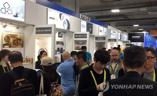 The Korean pavilion at the Consumer Electronics Show (CES) in Las Vegas on Jan. 6, 2017. (Yonhap file photo provided by KOTRA)