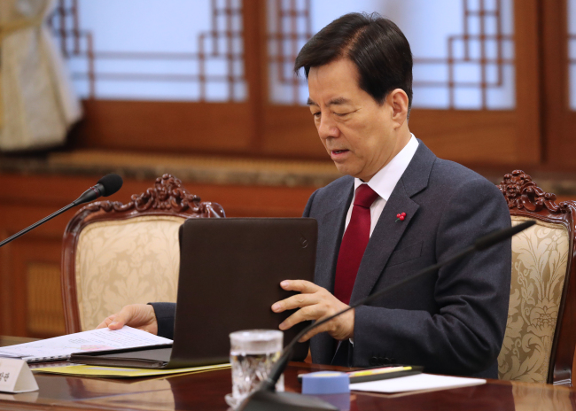 Defense Minister Han Min-koo (Yonhap)