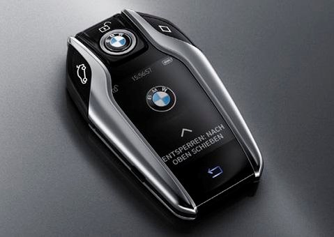 BMW’s latest smart key with the world’s first Remote Control Parking. (BMW Korea)