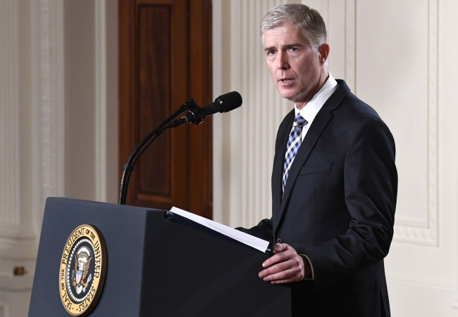 10th Circuit Court of Appeals Judge Neil Gorsuch makes remarks after President Donald Trump introduced him as his choice for Supreme Court justice in Washington on Tuesday. (UPI-Yonhap)