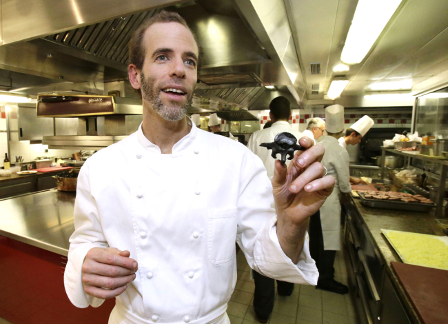 Dan Barber, chef and co-owner of the Blue Hill restaurant in Greenwich Village, New York City (AP Photo)