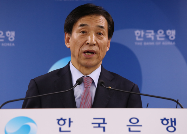 Bank of Korea Gov. Lee Ju-yeol speaks at a press conference in Seoul, Thursday. (Yonhap)