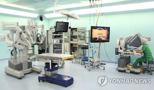 A robot-assisted surgical system at a local hospital (Yonhap)