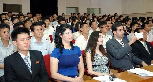 A meeting of North Korean and Syrian officials in Pyongyang (For Use Only in the Republic of Korea. No Redistribution) (KCNA-Yonhap)