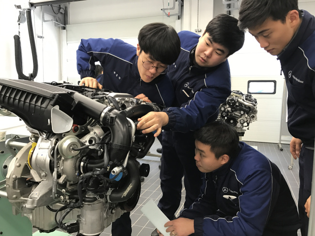 Students attend an Automotive Mechatronic Traineeship program offered by Mercedes-Benz Korea. (Mercedes-Benz Korea)