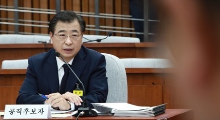 This photo, taken on May 29, 2017, shows National Intelligence Service director-nominee Suh Hoon speaking during a parliamentary confirmation hearing at the National Assembly in Seoul. (Yonhap)