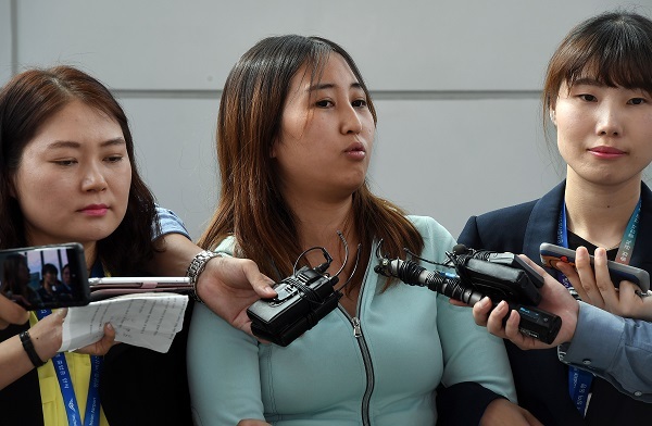Chung Yoo-ra, the daughter of former South Korean President Park Geun-hye's close friend, speaks during a press conference at Incheon airport, west of Seoul, on May 31, 2017, after being extradited from Denmark a day earlier. (Yonhap)