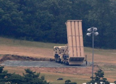 A THAAD interceptor launcher is deployed at a former golf course in Seongju, North Gyeongsang Province, on June 7, 2017. (Yonhap)