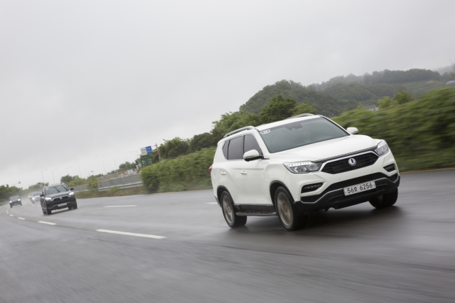 SsangYong Motor’s premium large SUV the G4 Rexton driving on the highway. (SsangYong Motor)
