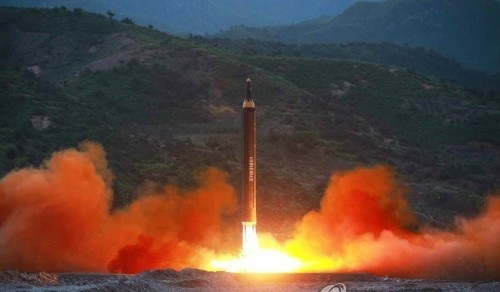 This photo carried by North Korea`s Rodong Sinmun newspaper on May 15, 2017, shows the North`s firing of a new intermediate-range ballistic missile, called the Hwasong-12. (For Use Only in the Republic of Korea. No Redistribution) (Yonhap)