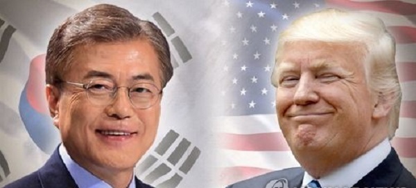 An image of South Korean President Moon Jae-in (left) and US President Donald Trump (Yonhap)