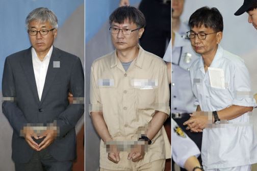 The composite photo shows former culture minister Kim Jong-deok (L); ex-vice culture minister Jeong Kwan-joo (C); and Shin Dong-chul, former presidential secretary for political affairs (R) on July 3, 2017, as they enter the courthouse to stand their final trial over the artist blacklist. The prosecutors demanded a five-year jail term for each of them. (Yonhap)