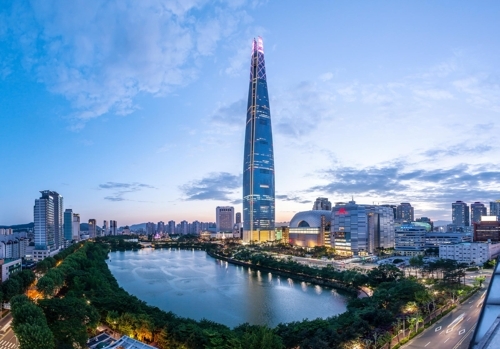 This undated photo provided by Lotte Corp. on July 11, 2017, shows the 123-story Lotte World Tower in Seoul. (Yonhap)