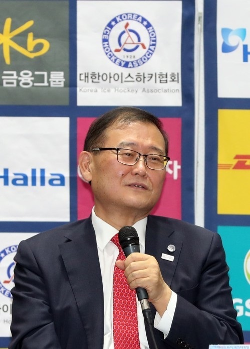 Chung Mong-won, head of the Korea Ice Hockey Association, speaks at a press conference at the National Training Center in Seoul on July 19, 2017. (Yonhap)