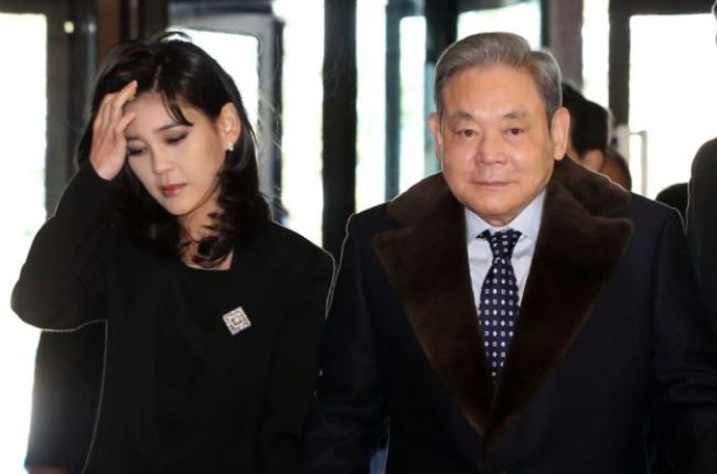 Samsung Heiress' Ex-husband Seeks W1.2 Trillion Settlement