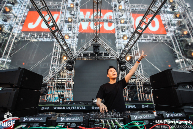 DJ Juncoco performs during World DJ Festival at Jamsil Olympic Stadium in Seoul in May. (DJ Juncoco)