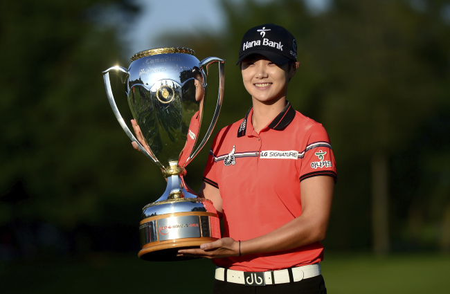 Korea`s Park Sung-hyun poses for a photo with the trophy after winning the 2017 Canadian Pacific Women`s Open in Ottawa on Sunday. AP-Yonhap