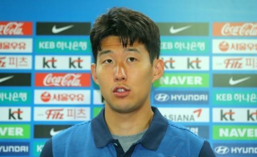 South Korean football player Son Heung-min speaks to reporters at the National Football Center in Paju, Gyeonggi Province, on Aug. 28, 2017. (Yonhap)