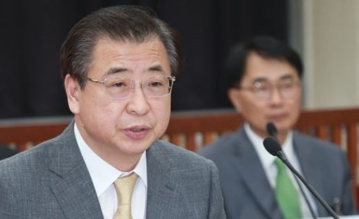 National Intelligence Service-director Suh Hoon speaks during a parliamentary session at the National Assembly in Seoul on Aug. 29, 2017. (Yonhap)