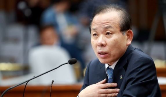 This photo, taken on June 7, 2017, shows Constitutional Court President-nominee Kim Yi-su speaking during a parliamentary confirmation hearing at the National Assembly in Seoul. (Yonhap)