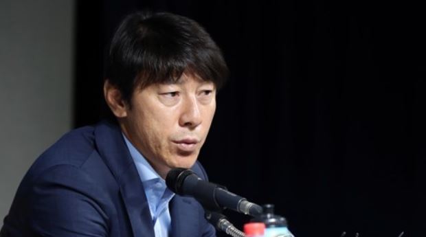 South Korea football coach Shin Tae-yong speaks at a press conference at the Korea Football Association headquarter building in Seoul on Sept. 25, 2017. (Yonhap)