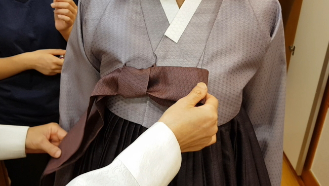 Wearing hanbok to work for a week required more confidence than anything else. (Hanbok courtesy of Damyeon)