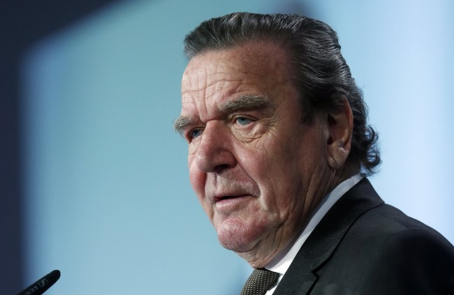 Former German Chancellor Gerhard Schroeder during his speech at the annual meeting of the German Insurance Association (GDV) in Berlin, Germany, 27 September 2017. Schroeder was elected chairman of the board of Russian state-owned oil company Rosneft on 29 September 2017. (EPA/FELIPE TRUEBA)