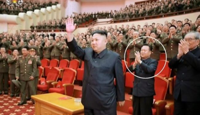 In this file photo, Choe Ryong-hae (in a circle), applauds during a performance to mark the 70th anniversary of the founding of the North Korea`s State Merited Chorus at the People`s Theatre in Pyongyang on Feb. 22, 2017. ((Yonhap)