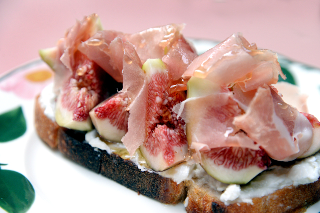 Fig-cheese bruschetta (Park Hyun-koo / The Korea Herald)