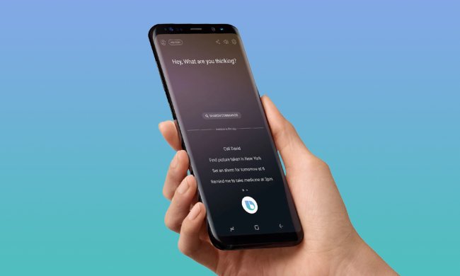 A user activates Samsung's artificial intelligence voice assistant Bixby on the Galaxy S8. (Samsung Electronics)