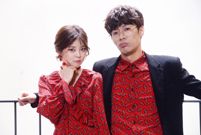 Heyne and Minsoo pose before a recent interview with The Korea Herald in Seoul. (Park Hyun-koo / The Korea Herald)