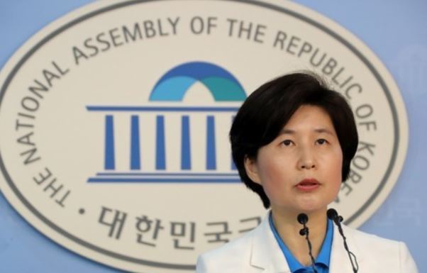 This photo, taken Sept. 24, 2017, shows Back Hye-ryun, the spokeswoman of the ruling Democratic Party, speaking during a press conference at the National Assembly in Seoul. (Yonhap)