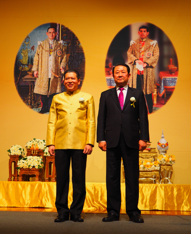 Thai Ambassador to Korea Sarun Charoensuwan (left) and Rep. Park Joo-sun (Joel Lee/The Korea Herald)